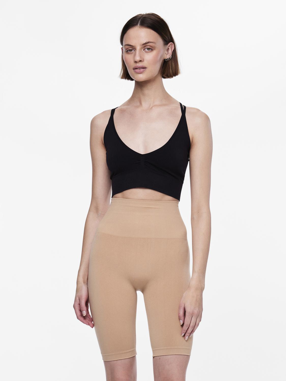 model_shot-front